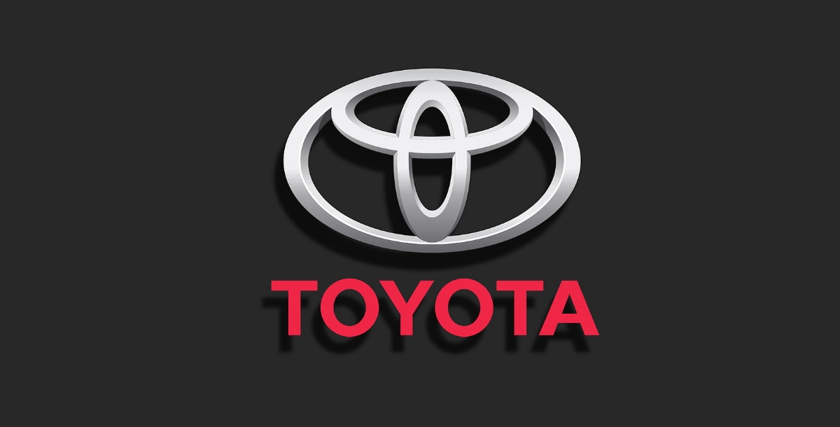 Toyota symmetrical reflection logo